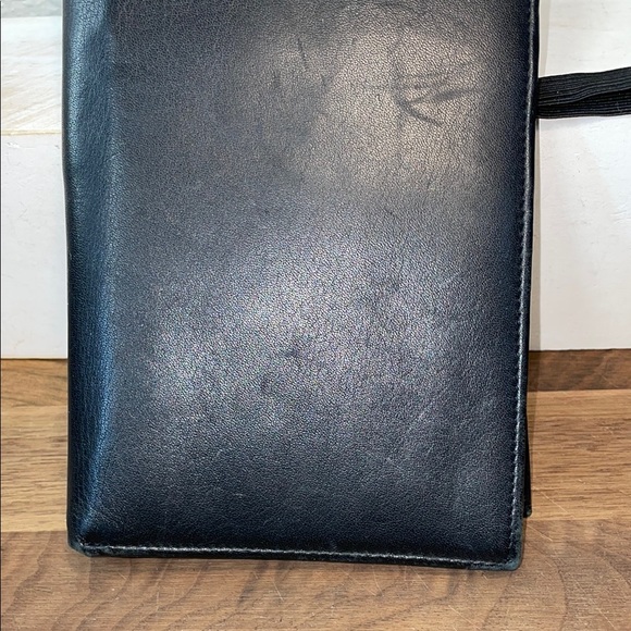 HOBO Black Leather Passport Multi Card Wallet Executive Elastic Close ID Pockets - Picture 11 of 15